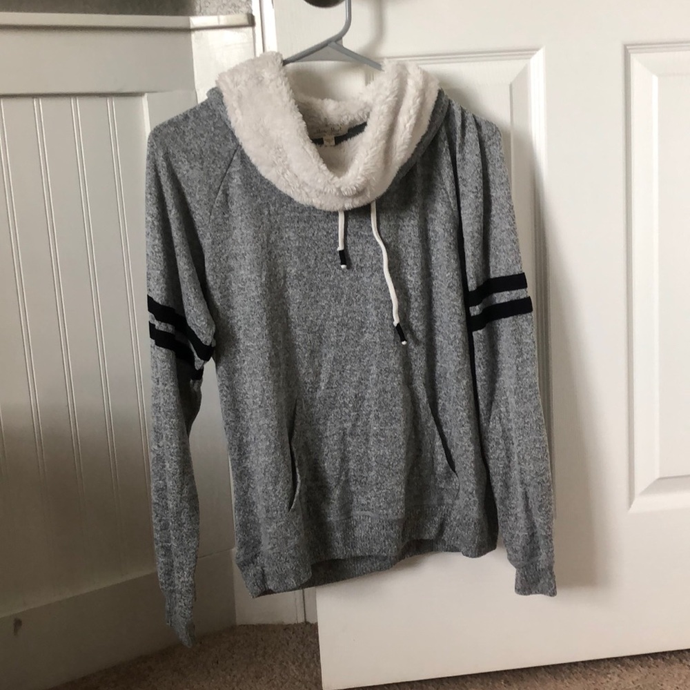 Ultra Flirt thin sweater